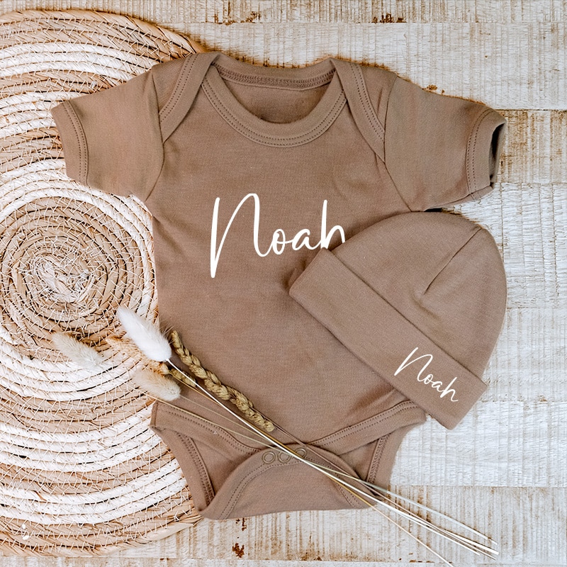 Set romper en muts met naam Sand Hip&Mama Box