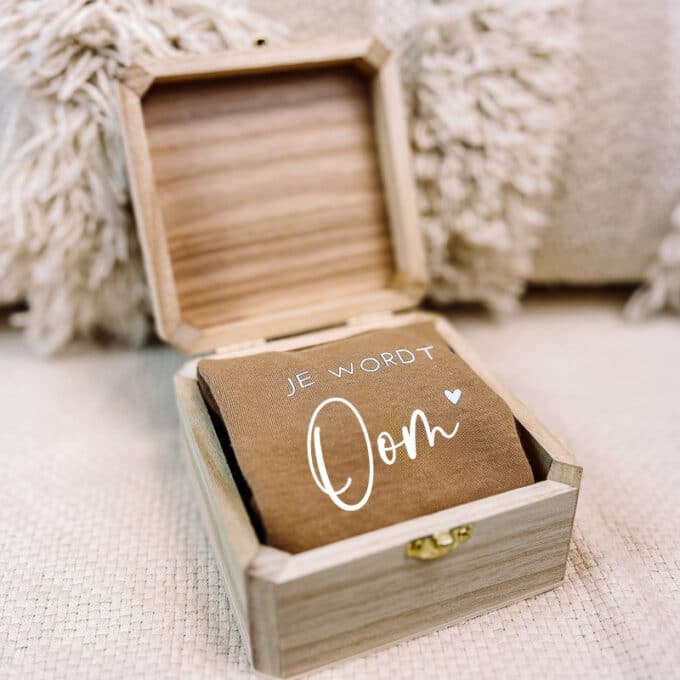 romper in aankondigingskistje je wordt oom