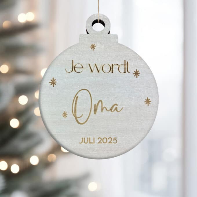 kerstbal je wordt oma gegraveerd