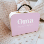 Roze met witte tekst