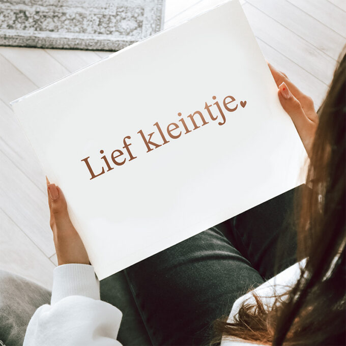 witte box sfeer lief kleintje