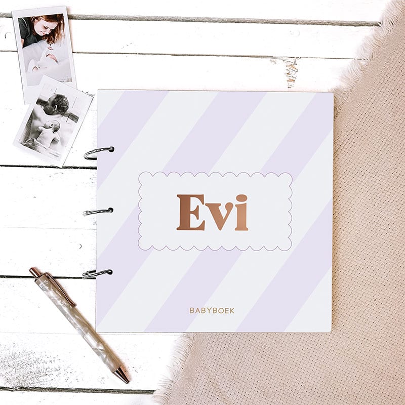 Babyboek met naam | Pastel lila