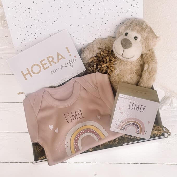 kraamcadeau deluxe meisje regenboog roze