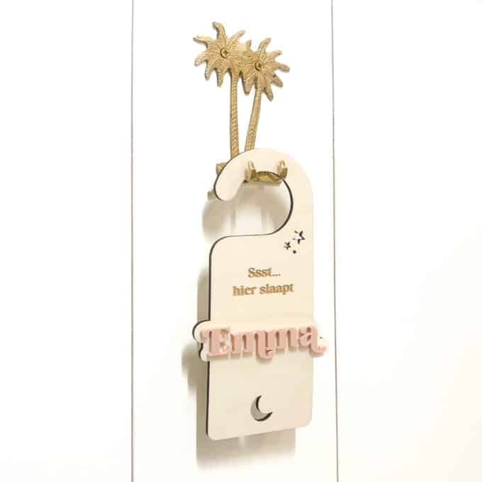 houten deurhanger acryl roze met naam