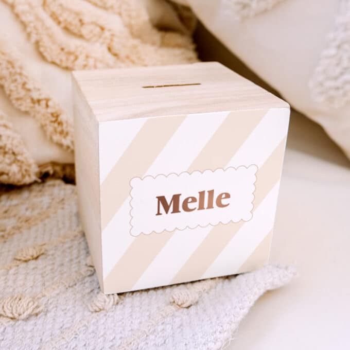 spaarpot met naam beige gepersonaliseerd met naam