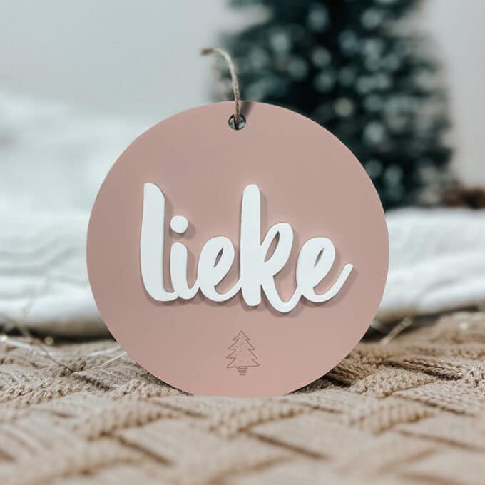Kerstbal met naam roze; gepersonaliseerde kerstbal met naam