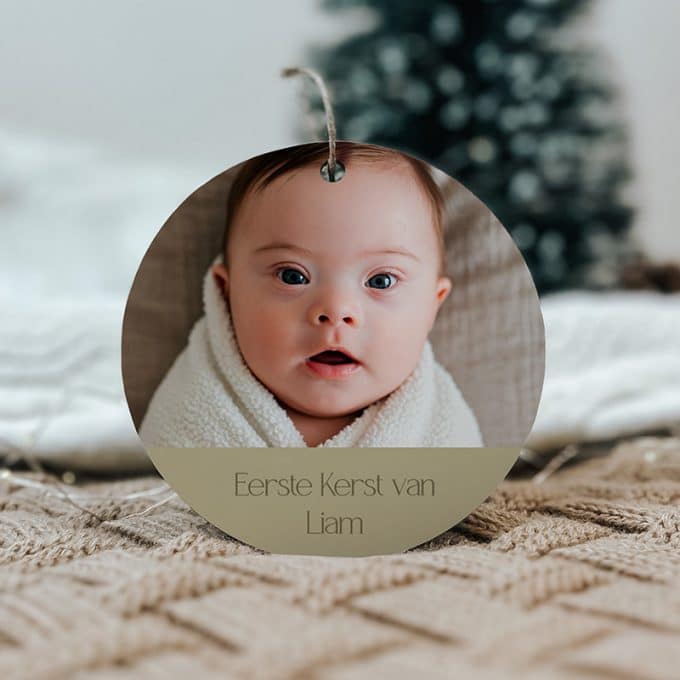 kerstbal met foto en naam "eerste kerst van" groen