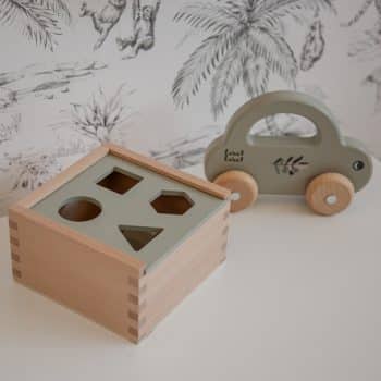 label label houten speelgoed olive green