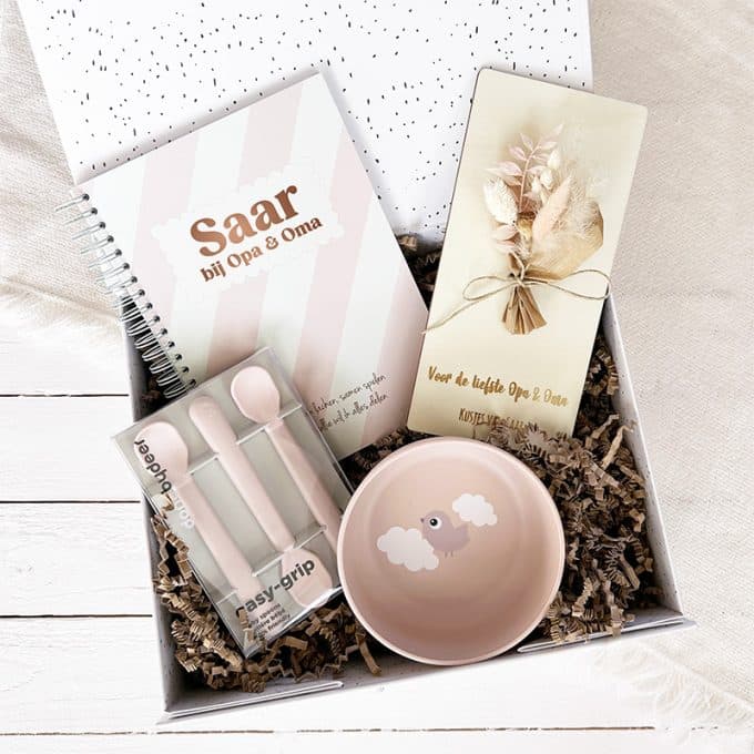 cadeaubox roze_opa en oma; thuis bij opa&oma cadeau baby meisje