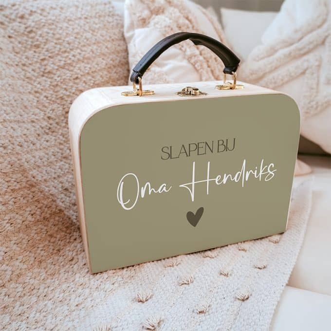 kinderkoffetje logeren bij oma met achternaam