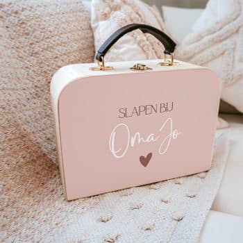 koffertje slapen bij oma met naam roze