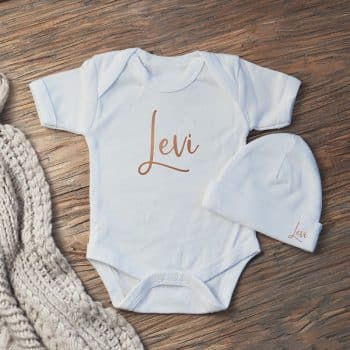 romper + mutsje wit met naam koper