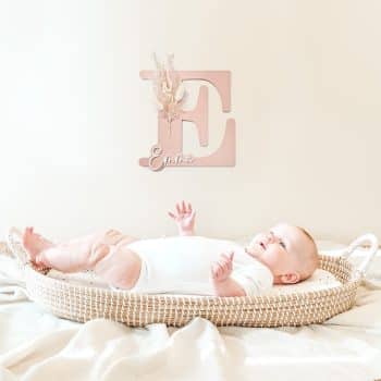 Letter met droogbloem en naam | roze