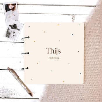 babyboek met naam tiny hearts jongen