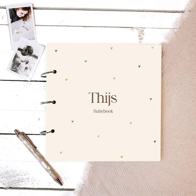 babyboek met naam tiny hearts jongen