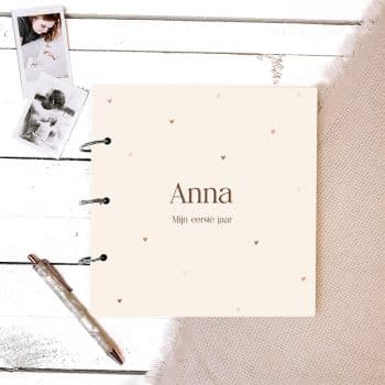 babyboek met naam tiny hearts meisje