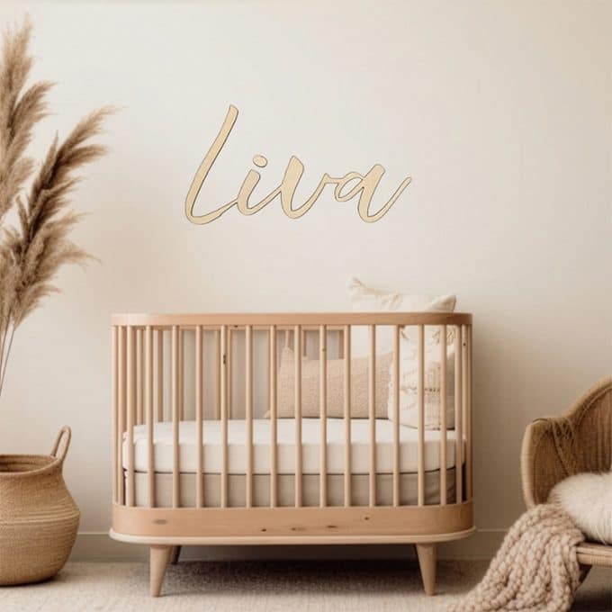 liva_houten-naam-aan-de-muur-babykamer