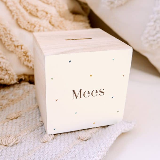 Spaarpot met naam tiny hearts jongen; gepersonaliseerd spaarpotje met lieve hartjes
