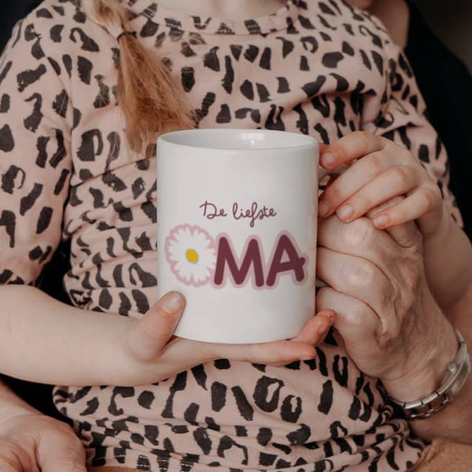 Mok de liefste oma bloem