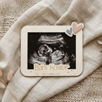 Echolijstje met achternaam en hartjes