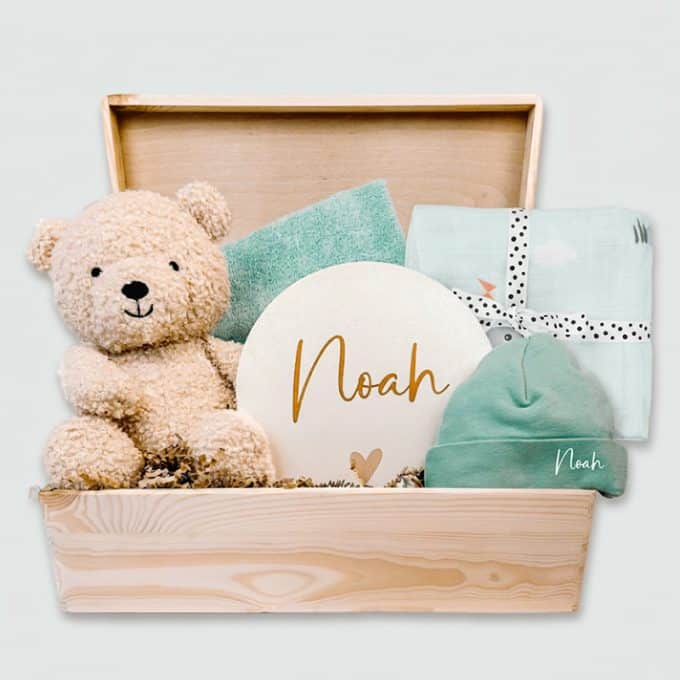 kraamcadeau in memorybox unisex pastel groen
