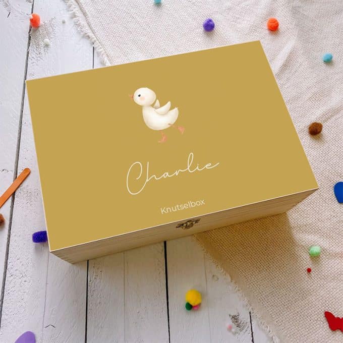 Houten knutselbox met naam | Gansje - okergeel