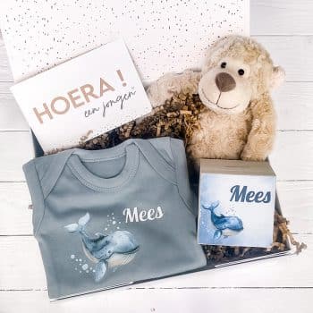 kraamcadeau jongen walvisje gepersonaliseerde babybox